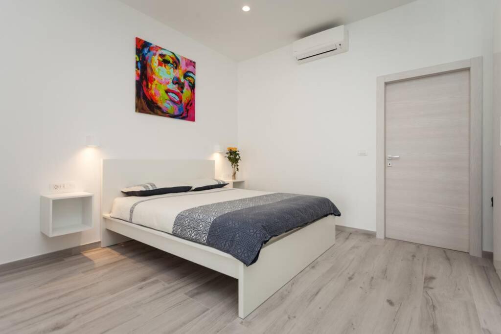 Apartman Luna Apartment Пула Екстериор снимка